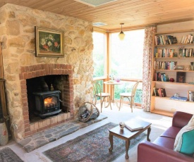 Adelaide Hills 'Camellia Cottage' - WiFi