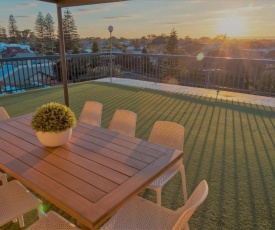 Henley Beach South, Amazing Views, Huge Private Balcony!