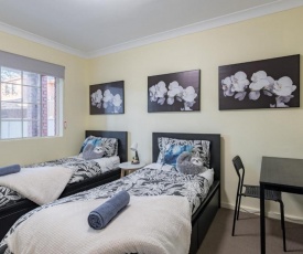 Quiet Private Room in Kingsford near UNSW, Light railway&bus G6 - ROOM ONLY