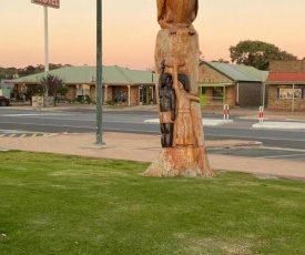 Lake Albert Motel