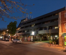 Comfort Hotel Adelaide Meridien