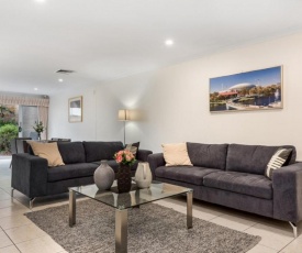 Adelaide Style Accommodation-Close to City-North Adelaide-3 Bdrm-free Parking