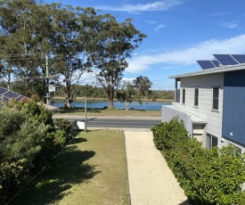 'AFRAME Tarcoola Cottage' 29 The Parade, North Haven