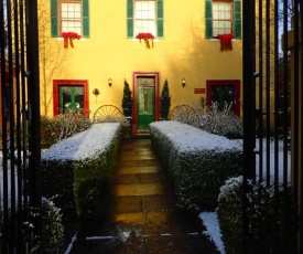 Blakes Manor Self Contained Heritage Accommodation