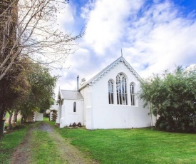 Abbey on Main - Unique heritage listed property overlooking the Huon River