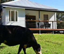 Entire Cottage ~ Come Stay At Pine Ridge Cottage.