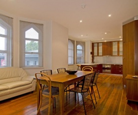 Roxburgh House Apartments - Hobart CBD