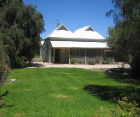 Showgrounds Cottage Naracoorte