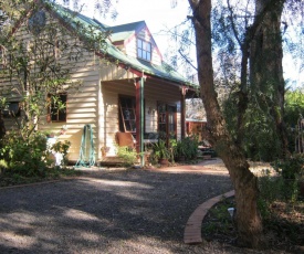 Ballarat cottages incorporating yarrowee cottage and Admirals cottage