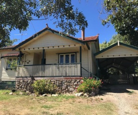 Cherry Blossom Cottage - Beechworth-Getaways