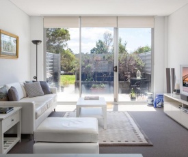 Spacious Modern Apartment In Sydney's North Shore