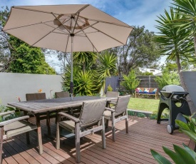 Front Beach Shack - renovated house in a quiet location