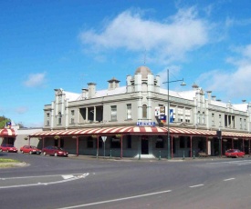 Madden's Commercial Hotel