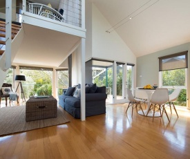 Boatshed Villa Yellow Door