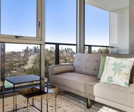 Breathtaking unit with city and racecourse views