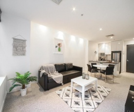 A Spacious & Central 2BR Apt Near Flinders Station