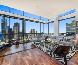 Incredible City Views in Designer CBD Apartment