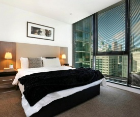 Melbourne CBD 2Bdrm2Bth Apt,Free Park,Gym&Pool, Close to Southern Cross Station