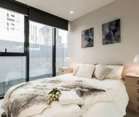 Stylish Melbourne CBD Lighthouse Apartment