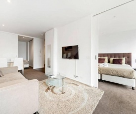 Stylish Splendid 2BD CBD - Cable TV, Free Wi-Fi