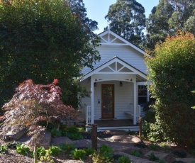 Merrow Cottages - Gatehouse