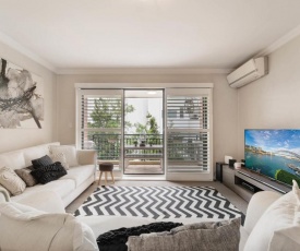 Walk to Coogee Beach Apartment Retreat