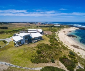 Wytonia Beachfront Accommodation