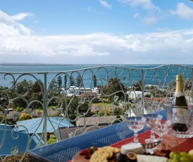 'Baylife Villa' 4a Warruga St - Large home with WIFI, Netflix, Aircon, Linen & Spectacular Views