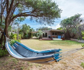 Tasman Surf House - so close to the beach