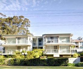 Government Road, Unit 3, 153, Bagnalls Beach Apartment