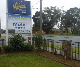 Tudor House Motel