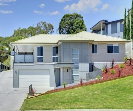 Saratoga Avenue, 52, Signature House