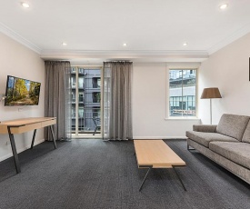 Spacious Unit in Heart of South Yarra Dining Hub