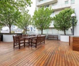 ☆of Southbank☆Light filled apartment☆HUGE private terrace with city views☆Parking☆Pool☆Gym☆WiFi