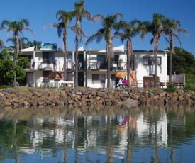 Beachfront 1, 25 Willow Street