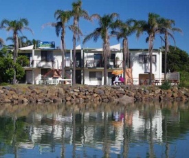 Beachfront 5, 25 Willow Street