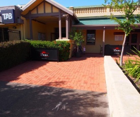 Dongara Hotel Motel