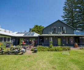 Dunsborough Beachouse YHA