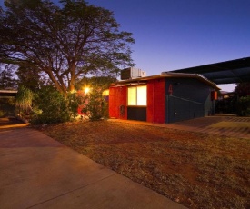 4 Page Street - Colourful and Shady 3-Bedroom Home