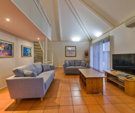 Osprey Holiday Village Unit 123 - Blissful 3 Bedroom Holiday Villa with a Pool in the Complex