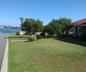 Mandurah Central Estuary Waters Edge Townhouse