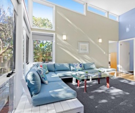 Bowery Beach House - spacious family accommodation