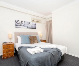 8 Simply Great - family size refurbished sleeps 4