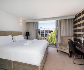 A Touch of Class in Northbridge Stay in the City