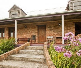 Culburra Cottage - charming country style cottage