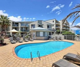 Scarborough Beach Front Resort - Shell Seven