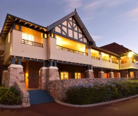 Caves House Hotel and Apartments