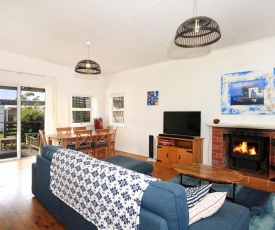 Triangulo @ Culburra - Pet Friendly - 2 Mins to Beach