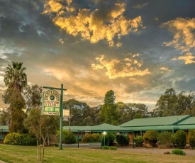 Deniliquin Country Club Motor Inn