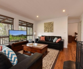 Kangaroo Cottage - cute Accom in bushland setting